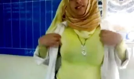 در شرایط خوبی است اما من یک زن باز به فیلم پورن در دانشگاه